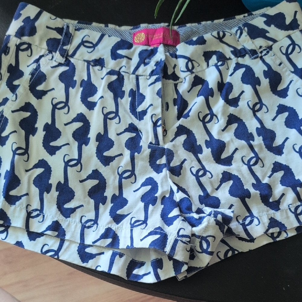 🫧Macbeth Collection by Margaret Josephs White Shorts with Navy Seahorse Print